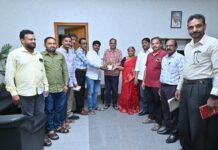Media Accreditation Committee Members Meet with Additional Collector