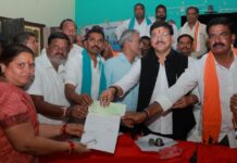 Paidi Distributes Kalyana Lakshmi Cheques