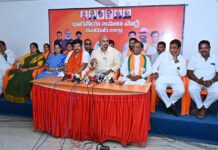 Chief Minister Turns His Back on Indur District