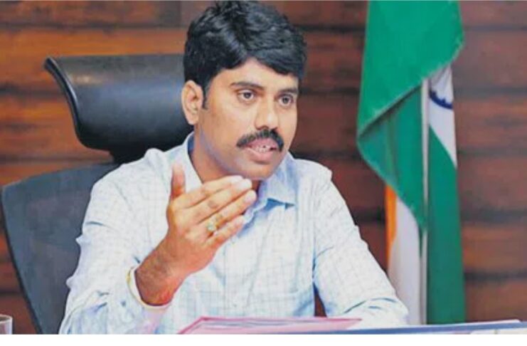 Sripuram resident named best collector in the country